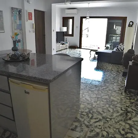 Apartment Paca *